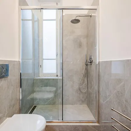 Moderno In Centro Апартаменты