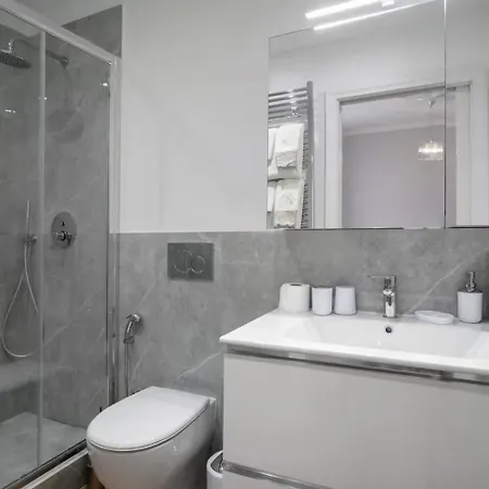 Moderno In Centro Алассио
